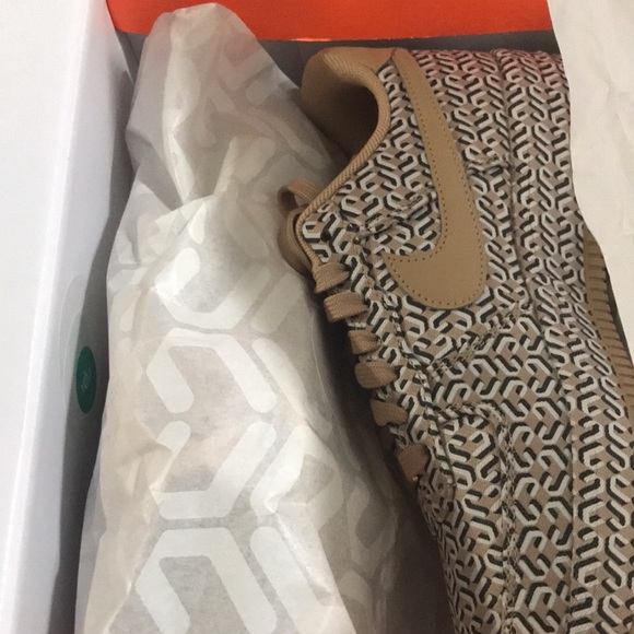 NEW Nike United Womens Air Force 1 LX 6 BNIB NEW - Picture 9 of 12